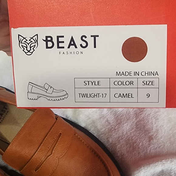 Beast Fashion Round Toe Loafers sz 9 - Picture 2 of 6